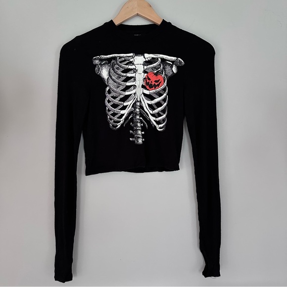 Social Collision Pumpkin Heart Ribcage Crop Long Sleeve Black Tee Size XS - Picture 2 of 9